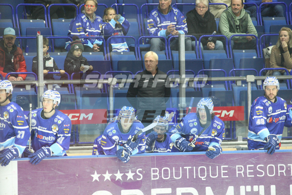 SC Riessersee - Höchstadt Alligators | SCR Co-Trainer Toni Raubal - Eishockey Oberliga Süd SC Riessersee - Höchstadt Alligators - © Sportfoto-Sale (MK) - Realisiert mit Pictrs.com