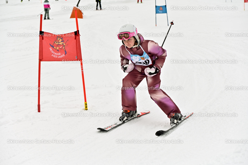 SRF_20.02.2026_1184 | Skirennfotos,Serfaus,Fiss,Ladis,Kinderskirennen,Winter,Tirol,Oberland,skirace,SFL,feelfree,weil wir's genießen,ski,Ski,skifahren,Sonnenplateau, - Realisiert mit Pictrs.com