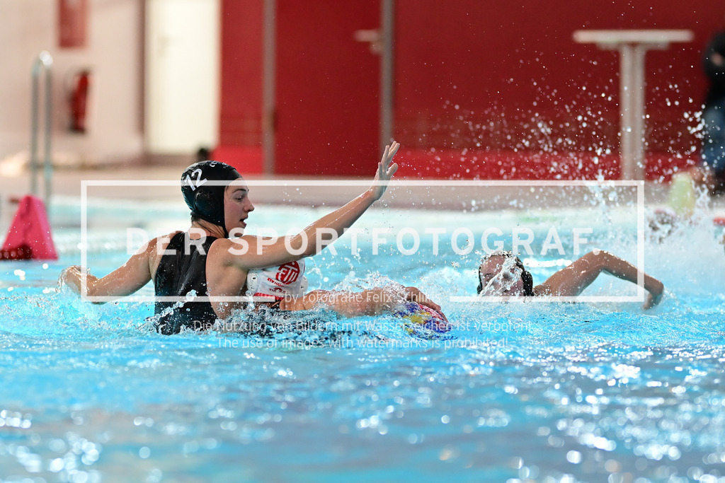 Wasserball I Frauen I Nordic League I ETV Hamburg - Cetus Espoo I 67579 | Annabel Goudriaan (12, Cetus Espoo) Emma Dietze (9, ETV Hamburg) - Realisiert mit Pictrs.com