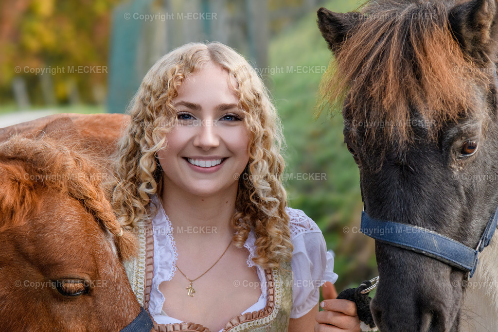 Mächen mit Pferd | Martin Ecker Fotograf Euratsfeld - Realisiert mit Pictrs.com