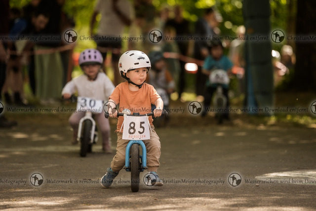 Eierlesen 2026 | Sie wurden bei einem Event oder Sportanlass fotografiert? Hier finden sie ihre Bilder! - Realisiert mit Pictrs.com