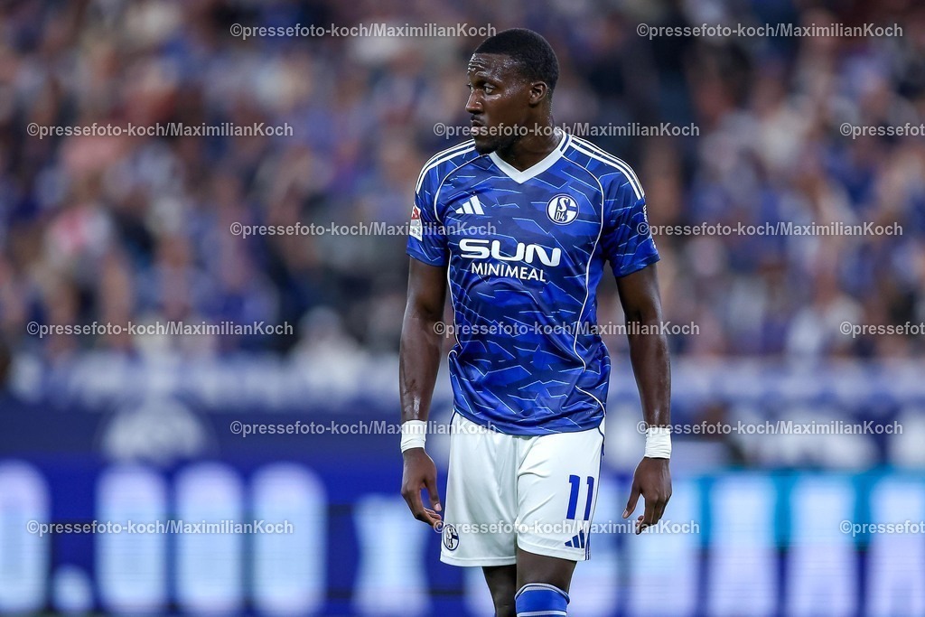 S0413092501166 | 13.09.2025, Fußball, FC Schalke 04 - Holstein Kiel, 5.Spieltag, 2. Fußball Bundesliga, Veltins-Arena Gelsenkirchen, Saison 2025 2026: Bryan Lasme (Schalke04 #11) DFB regulations prohibit any use of photographs as image sequences and or quasi-video.