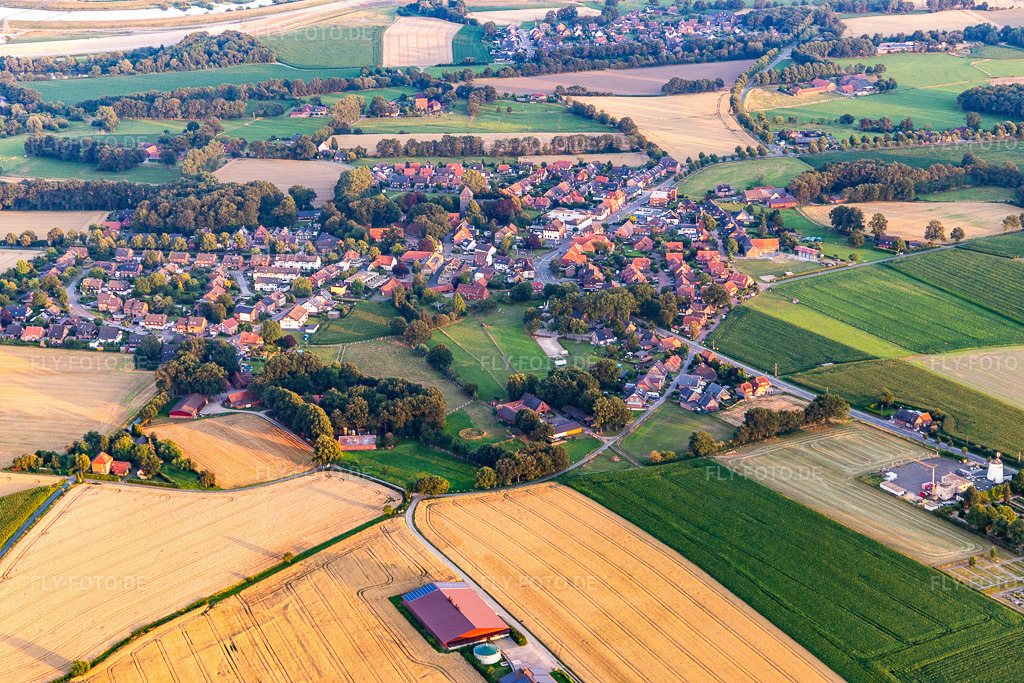 Luftbild: Ortsansicht von Norden im Ortsteil Lippramsdorf in Haltern im Bundesland Nordrhein-Westfalen in Deutschland. Foto: IMG_008123.jpg vom 13.07.2020 durch Werner Riehm/FLY-FOTO.de