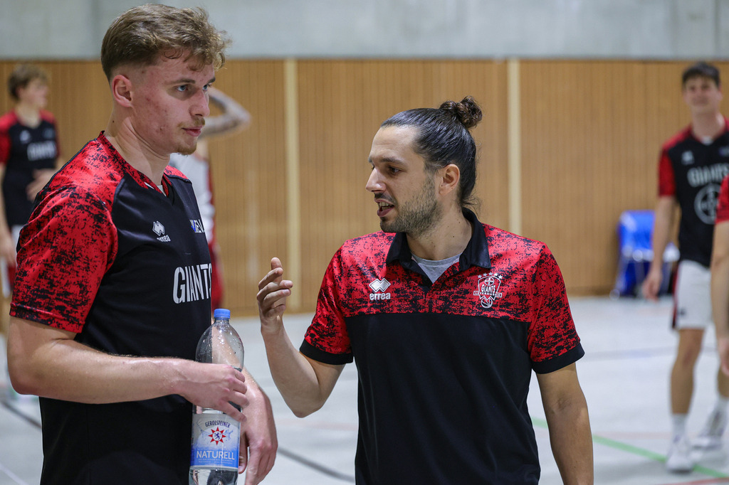 Regio BAYER GIANTS vs NEW Elephants Grevenbroich-2 | Fotos von Basketballspielen aus dem Raum NRW fotografiert von Gero Mueller-Laschet und Daniel Schaefer - Realisiert mit Pictrs.com