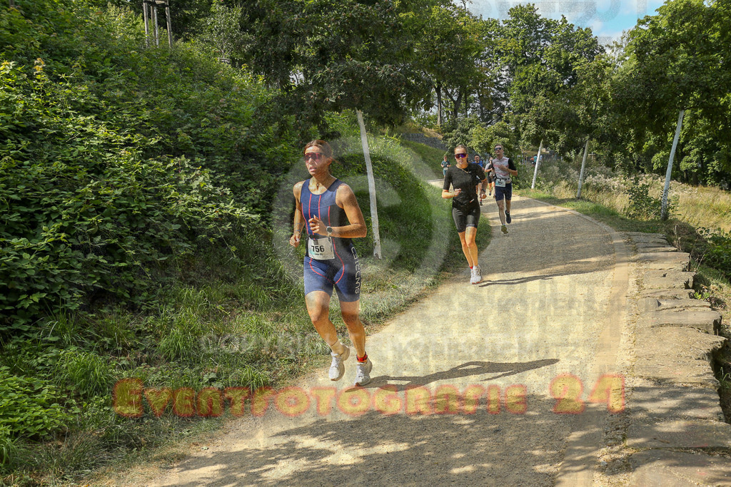250824_1456_EX1_8128 | Sportfotografie im Rhein-Sieg Kreis, Köln, Bonn, NRW, Rheinland Pfalz, Hessen, etc. Unser Tätigkeitsfeld umfasst den Laufsport vom Volkslauf über den Marathon, Duathlon, Triathon bis zum Ultralauf wie Kölnpfad Ultra oder Schindertrail.