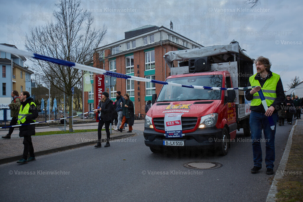 240310 TeslaNeinDanke_121 | Vanessa Kleinwächter - Realisiert mit Pictrs.com