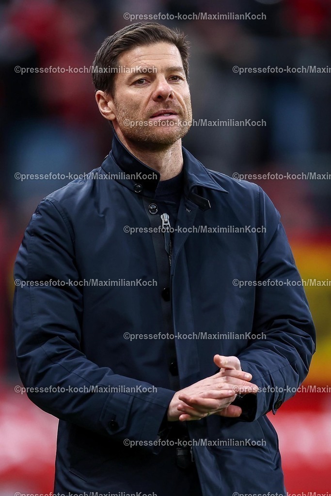 Lev02022502136 | 02.02.2025, Fußball, Bayer 04 Leverkusen - TSG 1899 Hoffenheim, 1. Fußball Bundesliga, 20. Spieltag, BayArena, Saison 2024 2025: Cheftrainer Xabi Alonso (Bayer 04 Leverkusen Trainer)DFB regulations prohibit any use of photographs as image sequences and or quasi-video.