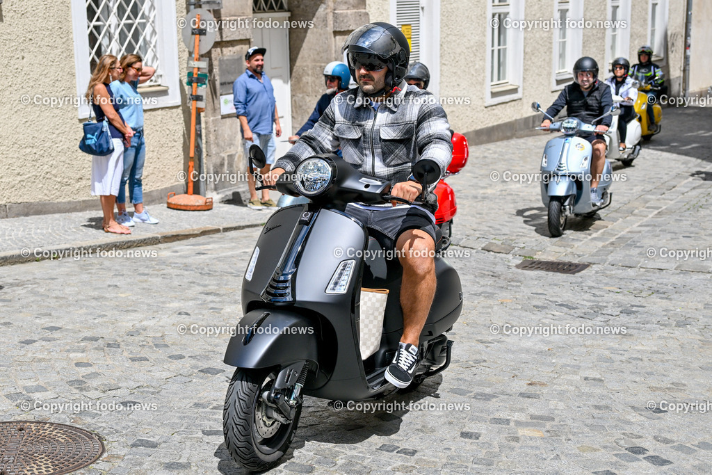 Vespatreffen 2024 Altstadt Linz_ 15.06.2024-92 | 15.06.2024, Linz, AUT, Altstadt Linz, im Bild Vespatreffen in der Altstadt Linz 2024©Harald Dostal / fodo.news