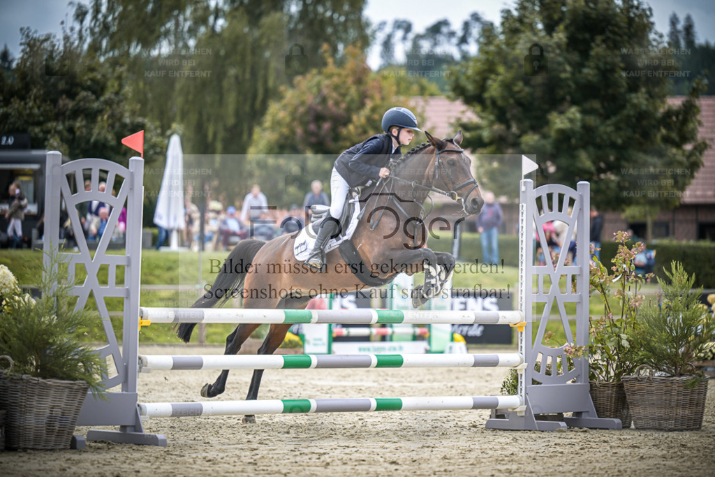 DOS_0699 | Entdecke hochwertige Reitturnierfotos von Foto Oger. Professionell, emotional und authentisch – jetzt Lieblingsmomente im Shop bestellen. - Realisiert mit Pictrs.com