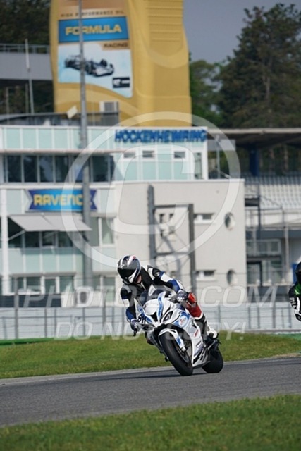 2022_05_10_PBK_32064 | Sportfotografie; SlowMotion; Video; Rennstrecke; Hafeneger; Speer; Racing; RSE; BMW; CBO; Trackday; Motorsportarena; Hockenheimring; Brno; Most; Barcelona; Valencia