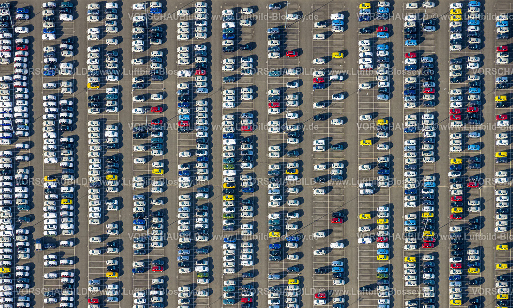Emden251104752-2 | Luftbild, PKW Logistik, Volkswagenwerk PKW Parkplatz, Formen und Farben, Larrelt, Emden, Norddeutschland, Ostfriesland, Niedersachsen, Deutschland