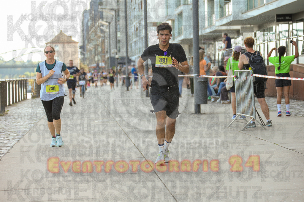 250920_1453_EX1_8102 | Sportfotografie im Rhein-Sieg Kreis, Köln, Bonn, NRW, Rheinland Pfalz, Hessen, etc. Unser Tätigkeitsfeld umfasst den Laufsport vom Volkslauf über den Marathon, Duathlon, Triathon bis zum Ultralauf wie Kölnpfad Ultra oder Schindertrail.