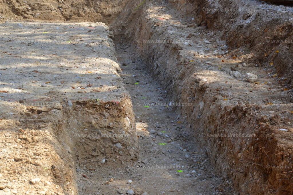 bib-lg02-erdarbeiten-0094 | Nach LV-Leistungsgruppen sortierte Detailfotos über den Bau eines Hauses. Alle Hausbau-Bilder direkt vom Urheber und Autor der Website Haus-Selber-Bauen.com