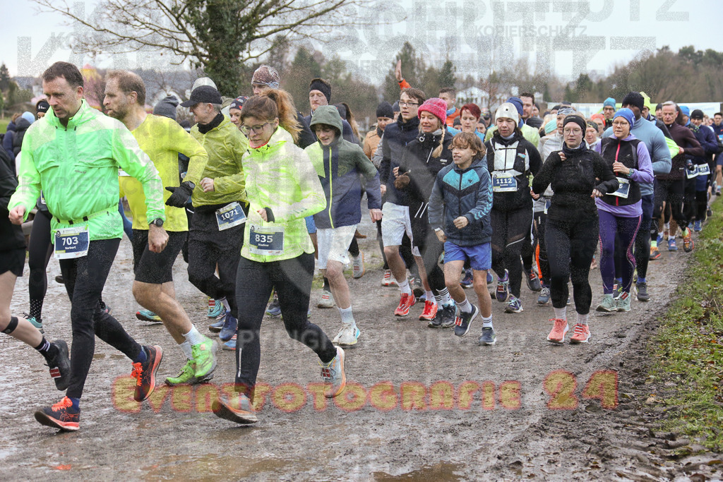 241208_0927_EX1_3752 | Sportfotografie im Rhein-Sieg Kreis, Köln, Bonn, NRW, Rheinland Pfalz, Hessen, etc. Unser Tätigkeitsfeld umfasst den Laufsport vom Volkslauf über den Marathon, Duathlon, Triathon bis zum Ultralauf wie Kölnpfad Ultra oder Schindertrail.