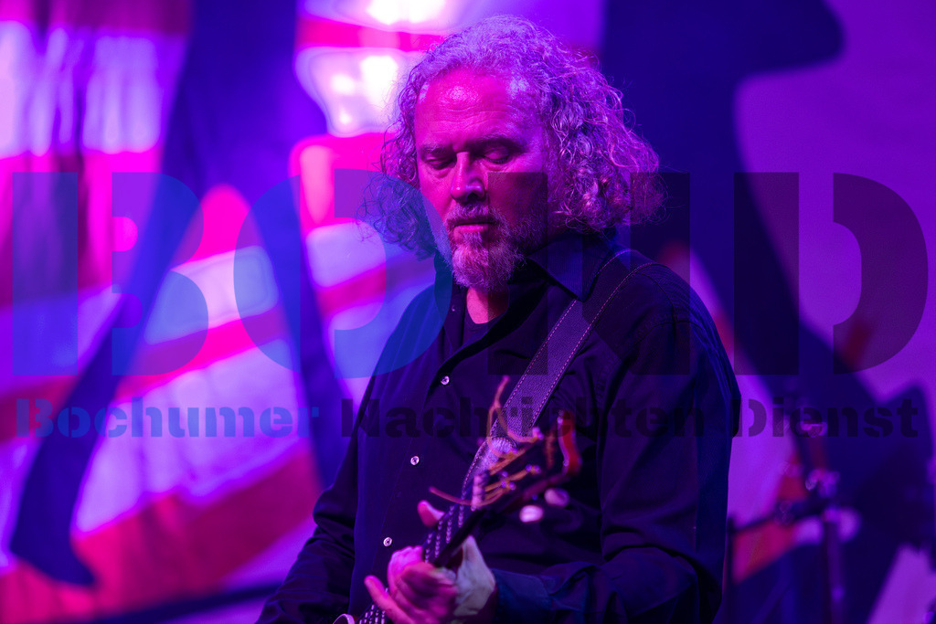 SES_GBAZEC20241227-32 | bond - Realisiert mit Pictrs.com