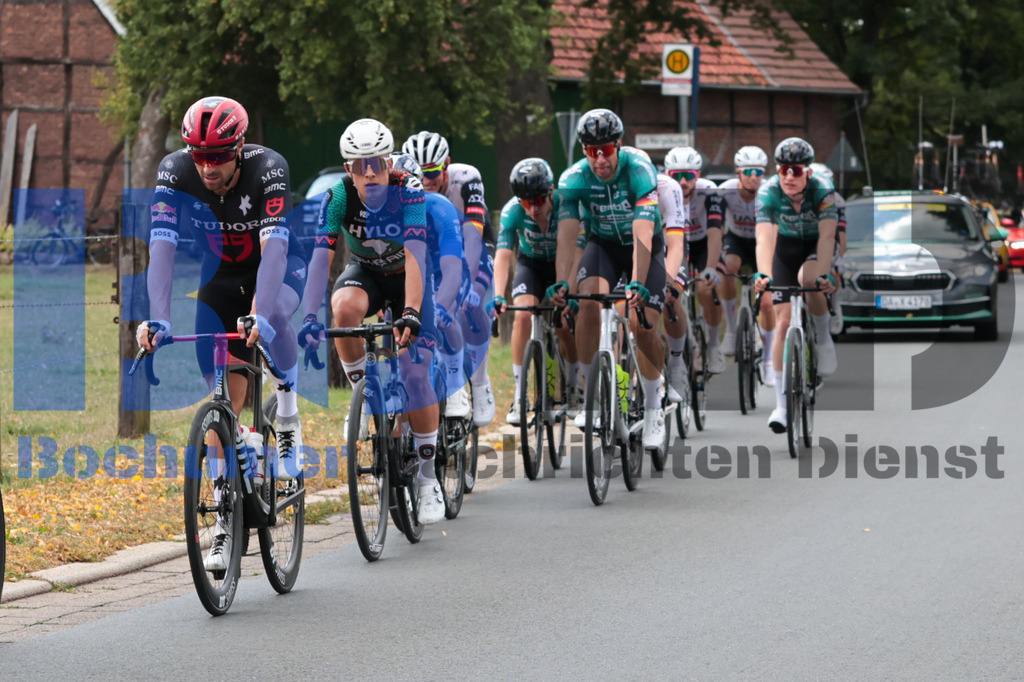 SES_DEUTOU20250821-72 | bond - Realisiert mit Pictrs.com