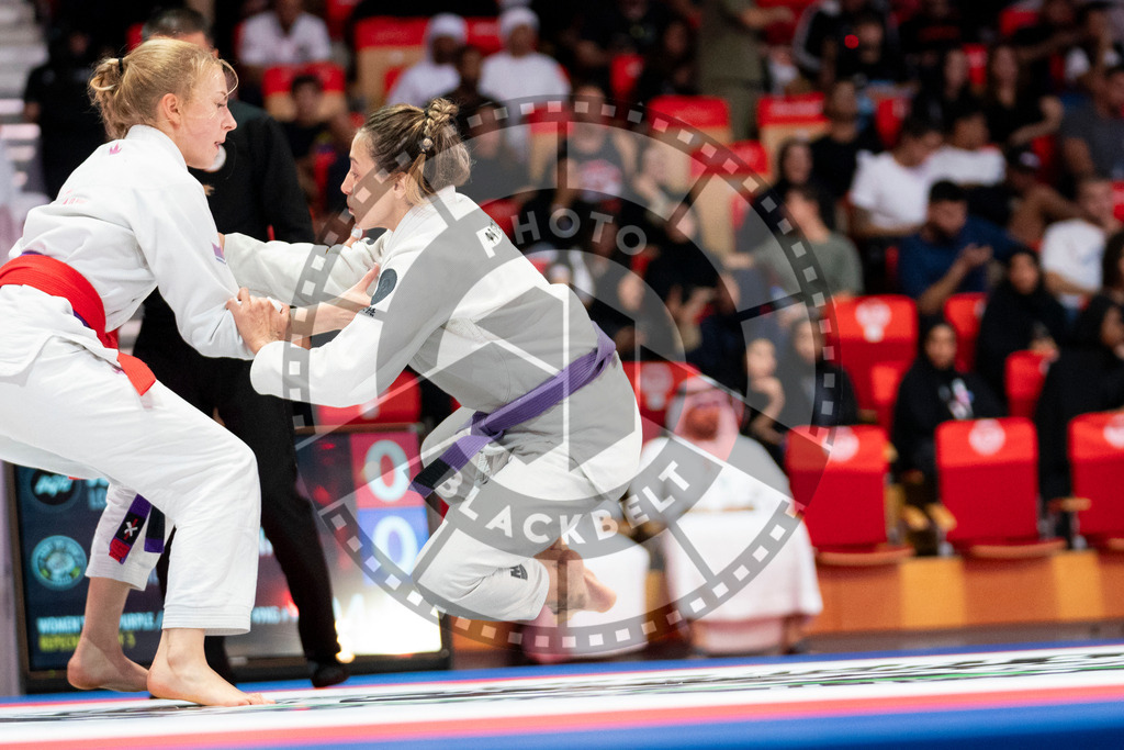 20231109PBB6363 | Fighters compete during the AJP World Professional Championship in the Mubadala Arena in Abu Dhabi, Arab United Emirates, on November 9, 2023.