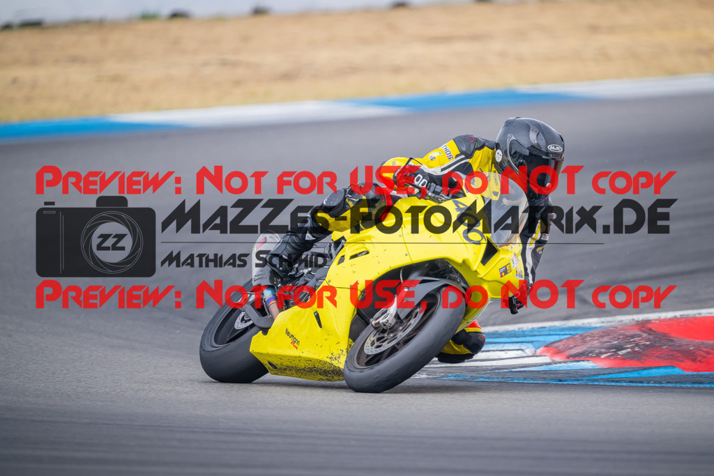 MaZZes-Fotomatrix-20260809-582015 | R1