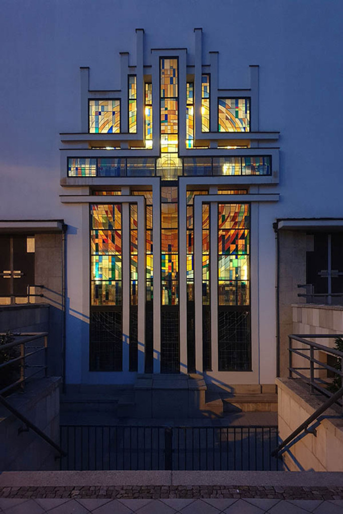 Versöhnungskirche | Entdecke über 20 Kategorien Leipzig-Motive: Foto-Downloads, hochwertige Poster, Leinwand- & Fine-Art-Prints. Jetzt Lieblingsfoto im Bildlexikon Leipzig Shop bestellen!