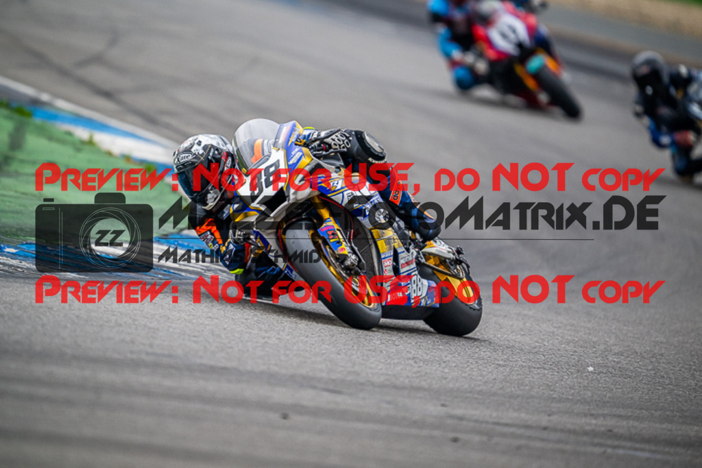 MaZZes_FotoMatrix_220925_0528 | PRO SUPERSTOCK