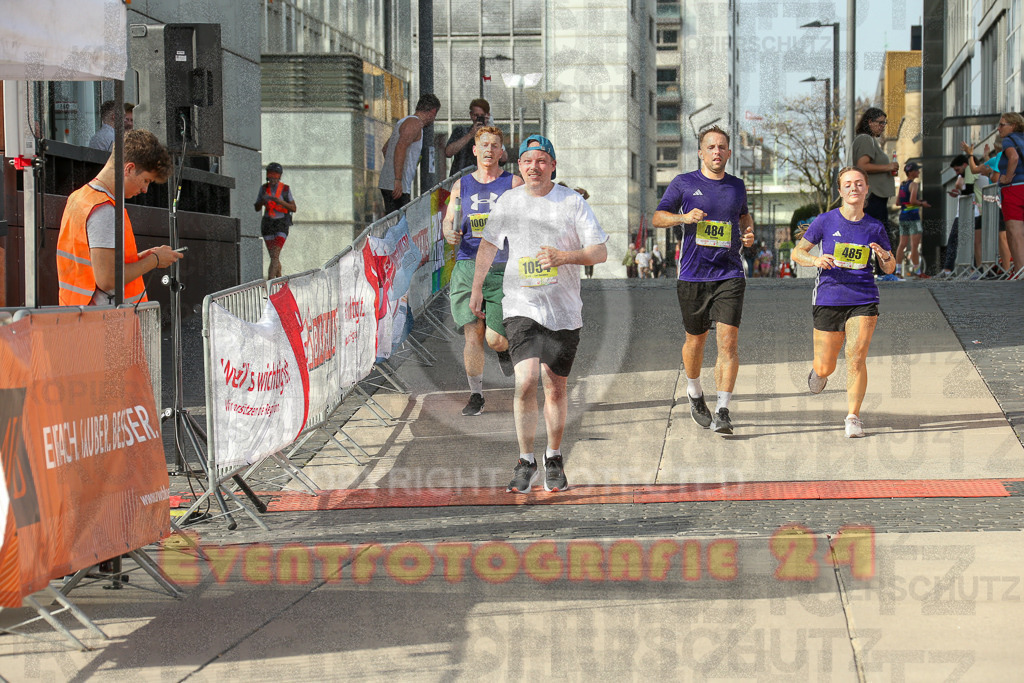 250920_1543_EX1_0536 | Sportfotografie im Rhein-Sieg Kreis, Köln, Bonn, NRW, Rheinland Pfalz, Hessen, etc. Unser Tätigkeitsfeld umfasst den Laufsport vom Volkslauf über den Marathon, Duathlon, Triathon bis zum Ultralauf wie Kölnpfad Ultra oder Schindertrail.