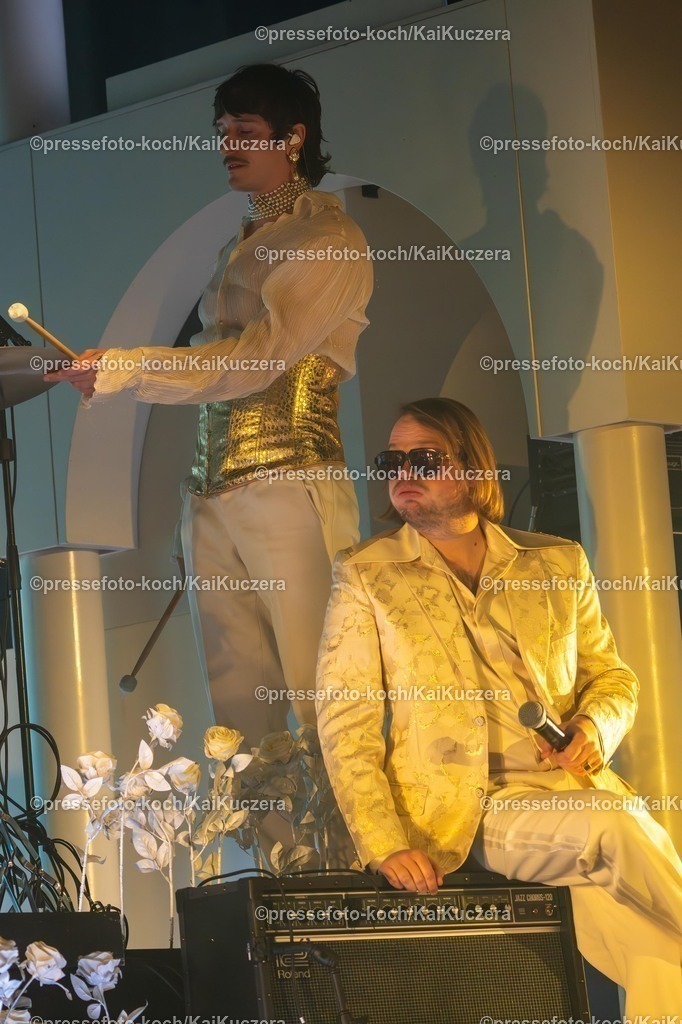 xKKU0604251018 | 06.04.2025, xkkux, Düsseldorf, Roy Bianco und Die Abbrunzati Boys performen bei ihrer Kult-Tour 2025 in der Mitsubishi Electric HALLE. 