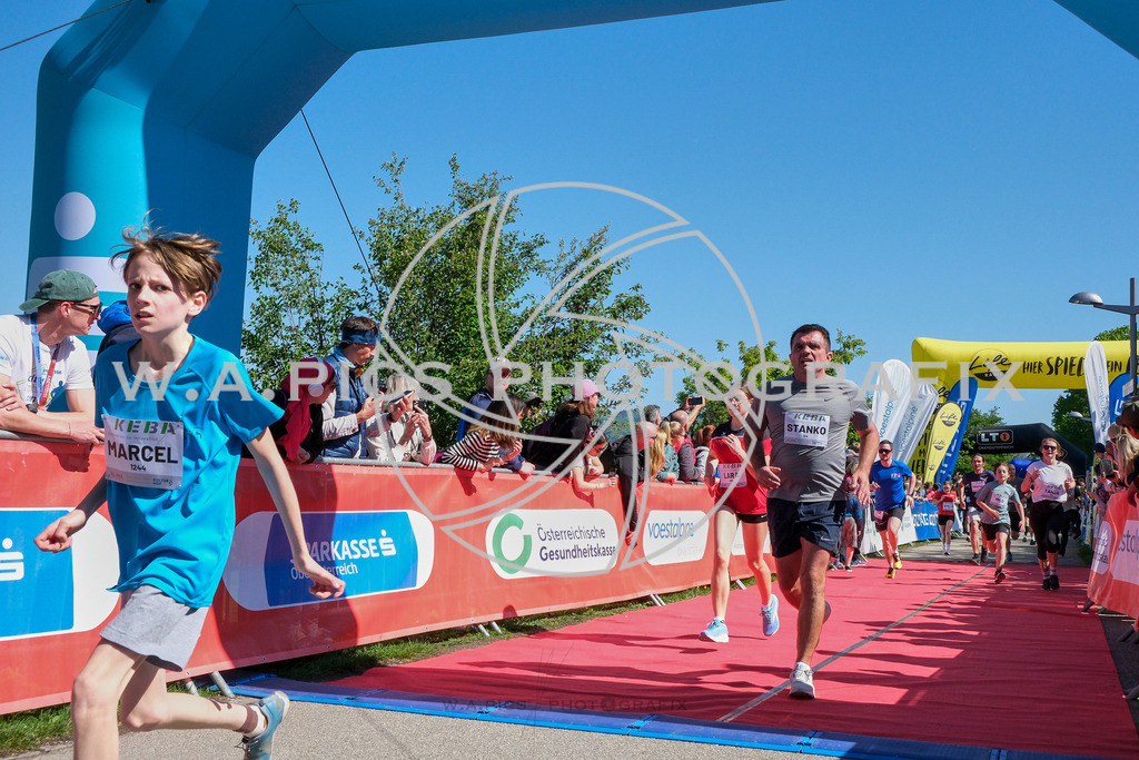 ..... | LINZ,AUSTRIA,27.April 24, Int. 3 Brückenlauf Linz  , Image shows: Photo: WAPICS / Michael ring