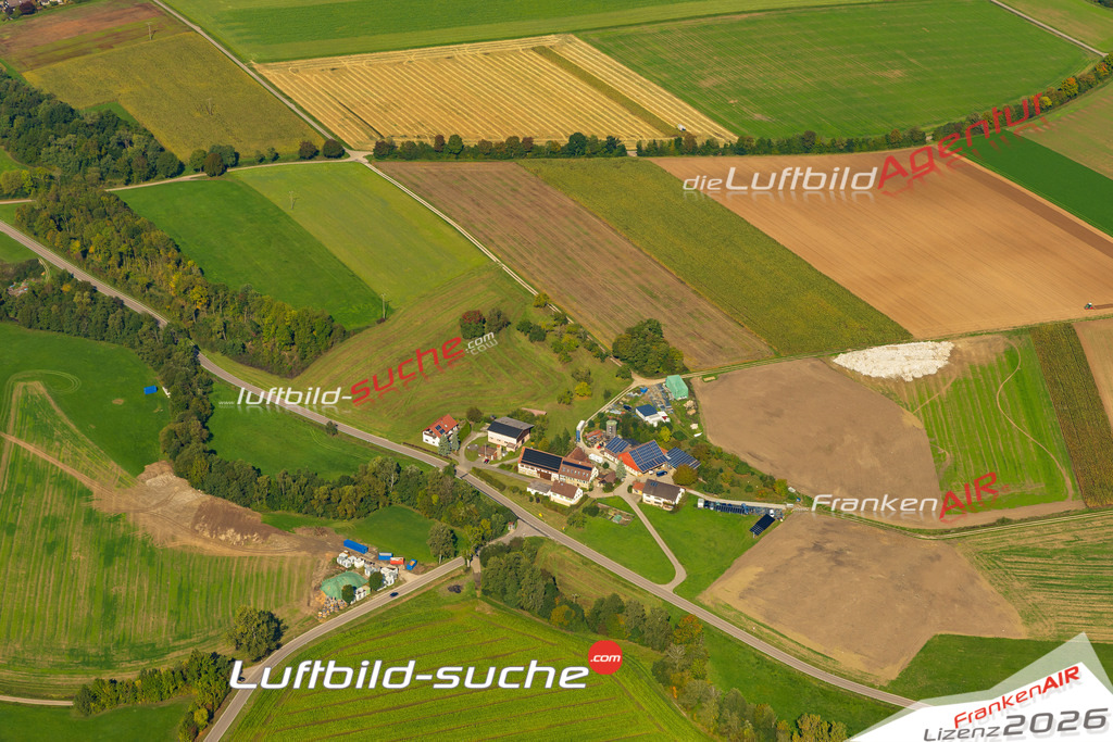 Kastenhof Rosengarten Bild- Das Luftbild wurde 2025 vom UL-Flugzeug heraus erstellt ( keine Drohnen Bilder! ) - Hochauflösende Luftaufnahme -Nicht vergleichbar mit Google Maps oder Satelittenbilder- Die Geschenkidee !Mit Lizenz und Bildrechte bestellbar