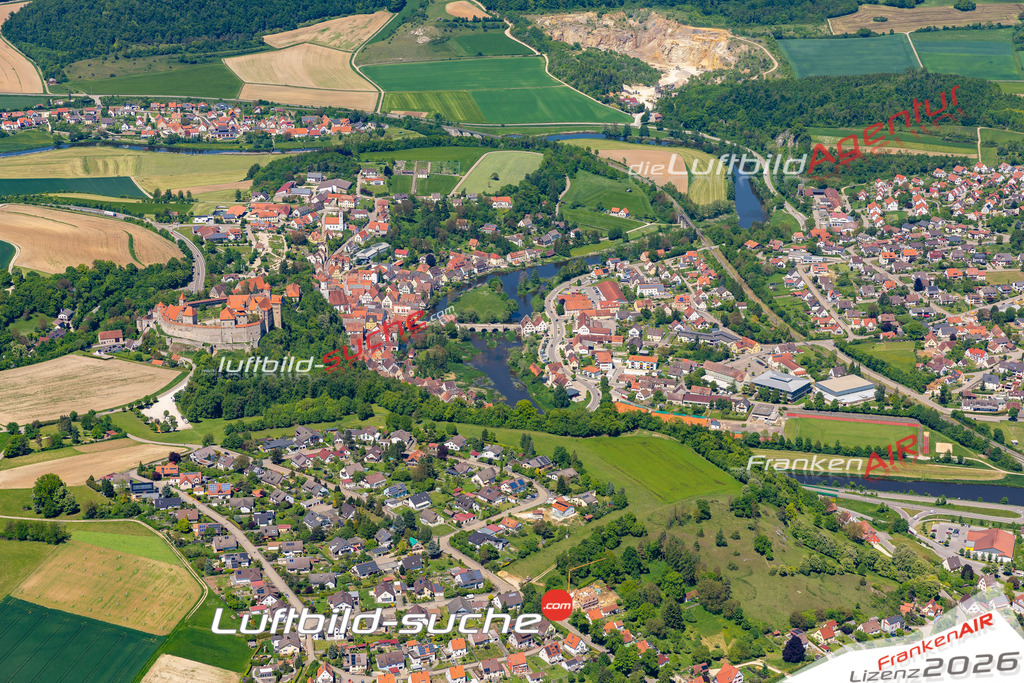 Das Luftbild der Stadt Harburg wurde 2021 vom Flugzeug heraus erstellt (keine Drohne) Aufnahmehöhe ca.450 Meter- hohe Bildauflösung und Druck-Qualität garantiert!