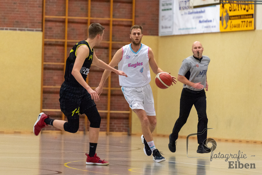 TSG Westerstede 3-VFL Löningen | TSG Westerstede 3 (weiß)-VFL Löningen (schwarz) am 14.01.2024; in Westerstede (Hössensporthalle), Photo: Philip Eiben 2023 - Realisiert mit Pictrs.com