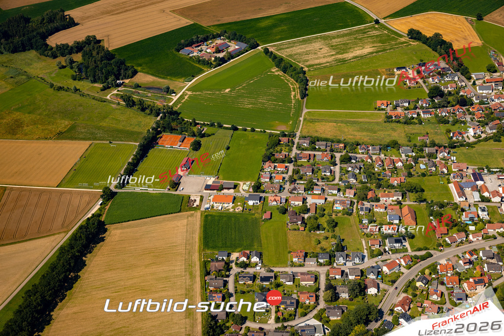 Das Luftbild zeigt : Rinnenthal Friedberg - Die Luftaufnahme wurde 2024 vom UL-Flugzeug aus erstellt ( keine Drohne ) - Hochauflösende Luftaufnahme - Für grossformatige Ausdrucke geeignet. Die Geschenkidee !Mit Lizenz und Bildrechte bestellbar