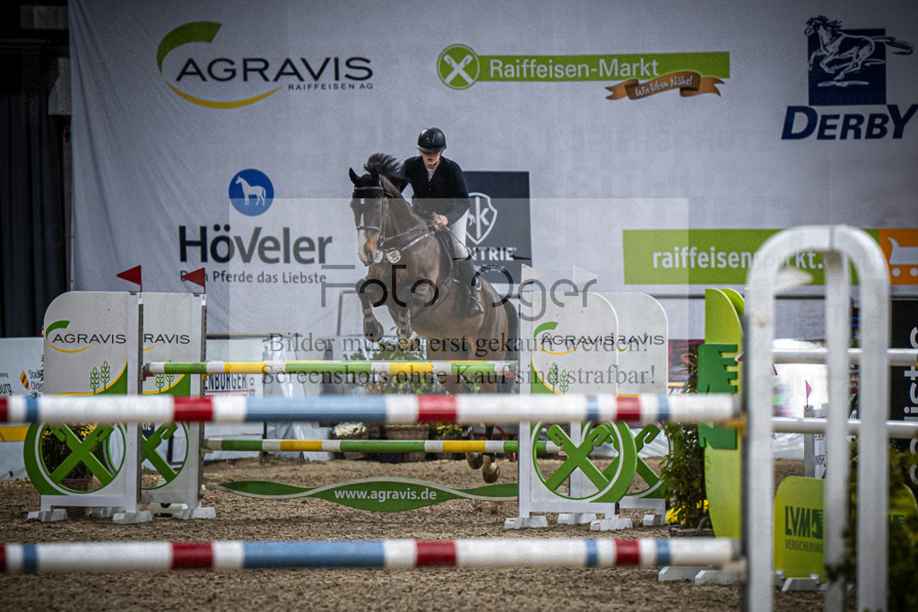 DOS_2437 | Entdecke hochwertige Reitturnierfotos von Foto Oger. Professionell, emotional und authentisch – jetzt Lieblingsmomente im Shop bestellen.Deutschlandweite Turnierfotografie. - Realisiert mit Pictrs.com