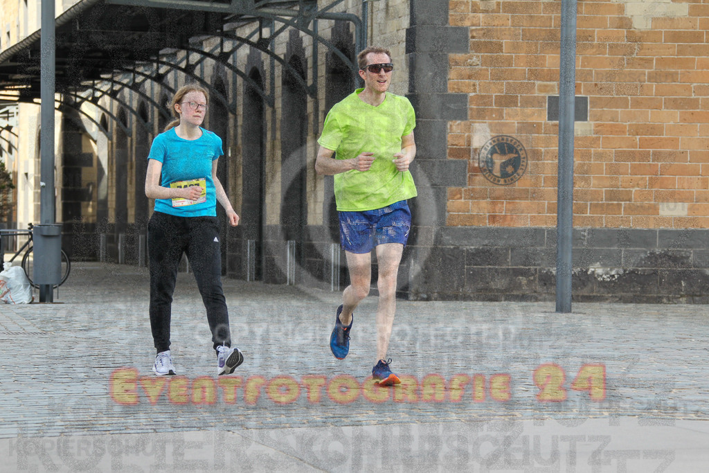 250920_1348_EV4_6706 | Sportfotografie im Rhein-Sieg Kreis, Köln, Bonn, NRW, Rheinland Pfalz, Hessen, etc. Unser Tätigkeitsfeld umfasst den Laufsport vom Volkslauf über den Marathon, Duathlon, Triathon bis zum Ultralauf wie Kölnpfad Ultra oder Schindertrail.