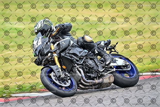 25bt02-0301 | markuskiefer.com - Realisiert mit Pictrs.com
