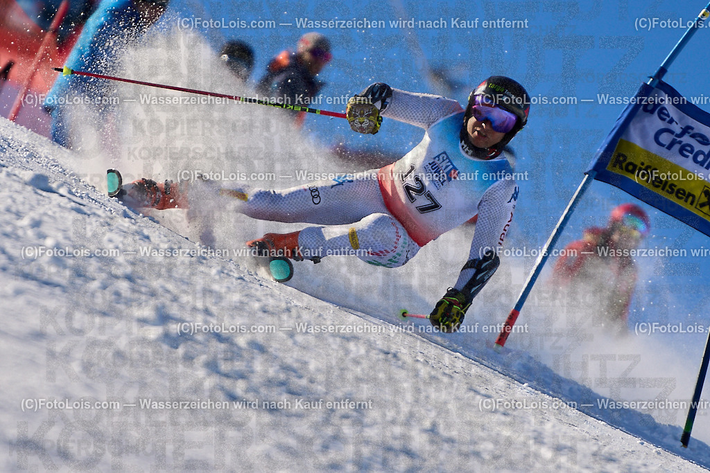 ALP4956_MASTERS-Cup_GS-A Herrn_Verri Tommaso Bruno Vittorio | (C)FotoLois.com, Alois Spandl. FIS Masters-Cup Wildschönau, Giant Slalom auf der Piste Schatzberg GS, Siegerehrung auf dem Dorfplatz Niederau, Sa 13. Januar 2024.