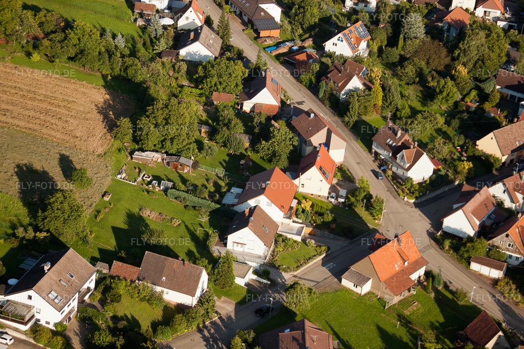 Luftbild: Weinbergstr im Ortsteil Obernhausen in Birkenfeld im Bundesland Baden-Württemberg in Deutschland. Foto: IMG_32601.jpg vom 21.08.2010 durch Werner Riehm/FLY-FOTO.de