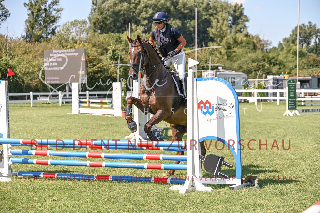 Schugtsche-Düren.2024.04-Stilspringprf.E-92 | Schugtsche Fotografie - Realisiert mit Pictrs.com