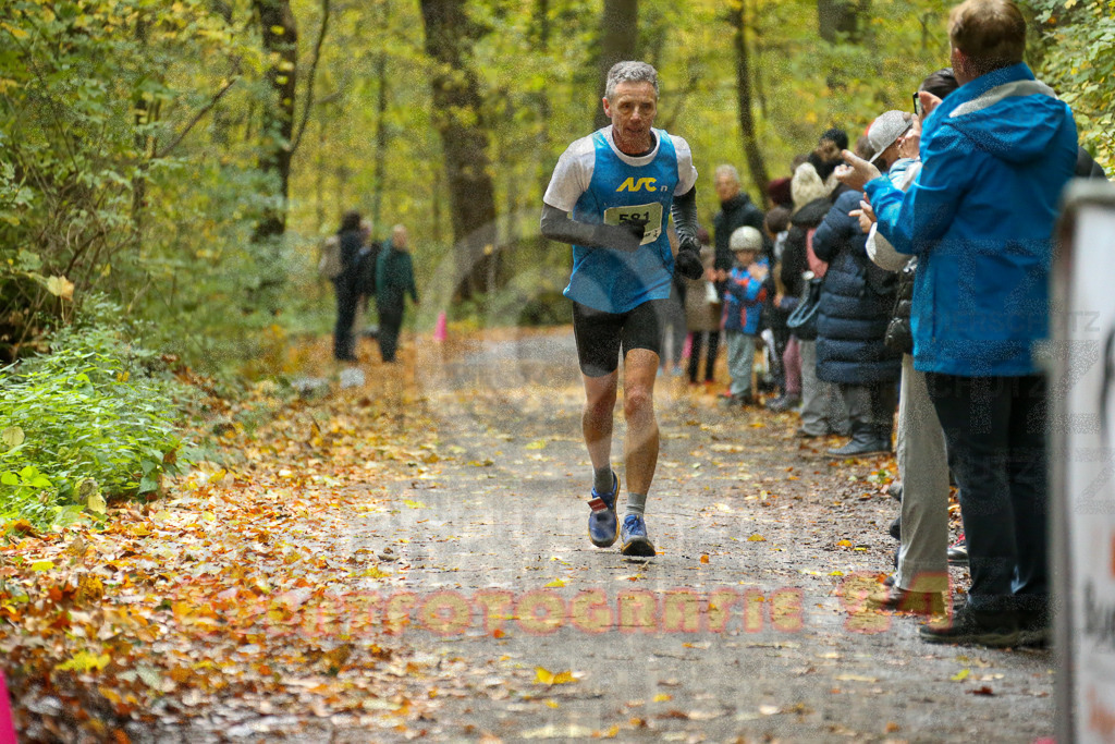 251026_1216_EX1_0009 | Sportfotografie im Rhein-Sieg Kreis, Köln, Bonn, NRW, Rheinland Pfalz, Hessen, etc. Unser Tätigkeitsfeld umfasst den Laufsport vom Volkslauf über den Marathon, Duathlon, Triathon bis zum Ultralauf wie Kölnpfad Ultra oder Schindertrail.