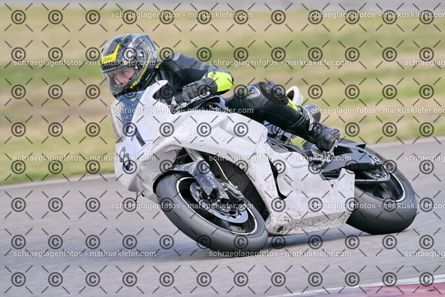 26bt05-1849 | markuskiefer.com - Realisiert mit Pictrs.com