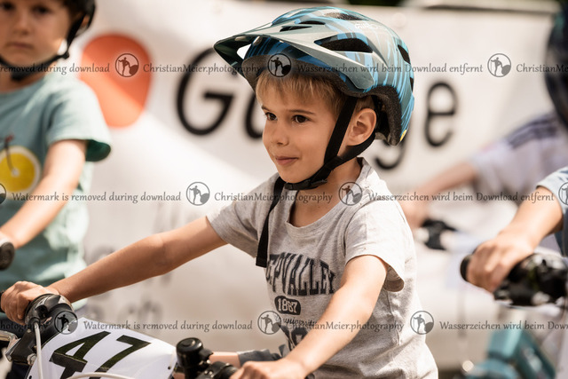 Eierlesen 2026 | Sie wurden bei einem Event oder Sportanlass fotografiert? Hier finden sie ihre Bilder! - Realisiert mit Pictrs.com