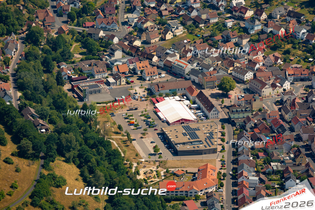 Das Luftbild zeigt :  Frammersbach - Die Luftaufnahme wurde 2023 vom UL-Flugzeug aus erstellt ( keine Drohne ) - Hochauflösende Luftaufnahme - Für grossformatige Ausdrucke geeignet. Die Geschenkidee !Mit Lizenz und Bildrechte bestellbar