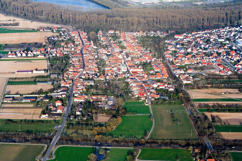 Altspeyerer Straße | Luftbild: Altspeyerer Straße in Lingenfeld im Bundesland Rheinland-Pfalz in Deutschland. Foto: IMG_9979.jpg vom 29.03.2008 durch Werner Riehm/FLY-FOTO.de - Realisiert mit Pictrs.com