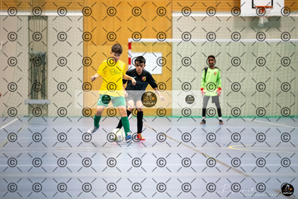 20241130_FCR-Hallenturnier-D-1_024 | Sport und Naturfotografie von Roberto Esposito zeigt echte Momente Bewegung und die Schönheit der Natur. Ausdrucksstarke Bilder schaffen Emotionen.