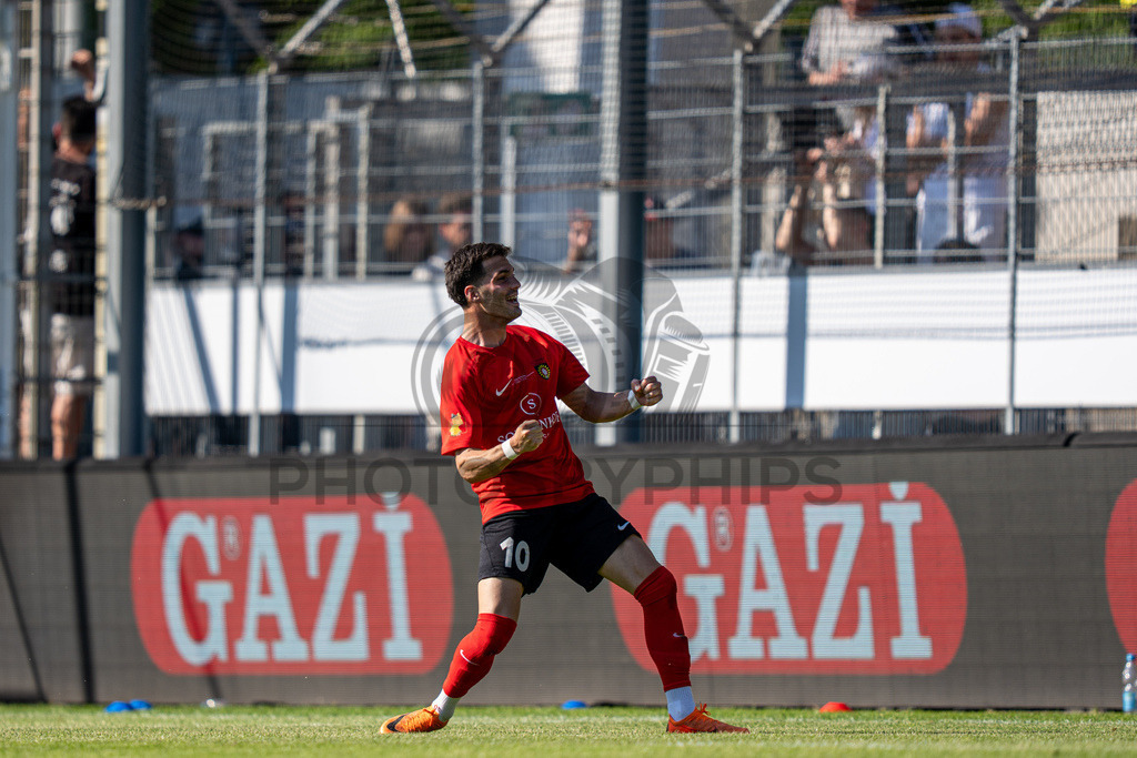 Stuttgarter Kickers vs. SG Sonnenhof Großaspach, Fussball, WFV-Pokal, Finale, 23.05.2026 | Mert Tasdelen (SG Sonnenhof Großaspach, #10) jubelt mit seinem Team nach dem Treffer zum 1:3,Stuttgarter Kickers vs. SG Sonnenhof Großaspach, Fussball, WFV-Pokal, Finale, 23.05.2026
