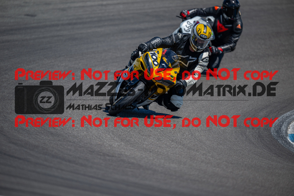MaZZes-Fotomatrix-20260523-117535 | GRUEN