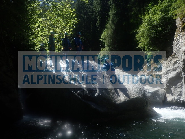 P7280306 | Bestelle die Bilder deines Berg- oder Wasser-Abenteuers mit Mountain Sports bequem von zu Hause aus direkt über unseren Online Fotoshop von pictrs.com. - Realisiert mit Pictrs.com