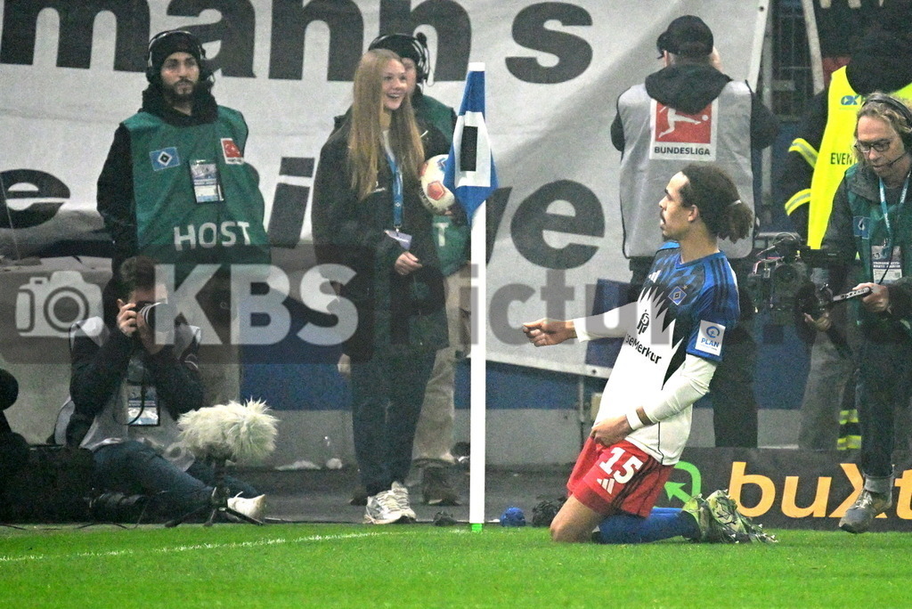 KBS Picture_HSV-WerderBremen_047 | HSV Torjubel zum 3:2 Torschuetze Poulsen Yussuf (HSV) jubelt zu den Fans ,Sportplatz :  Volksparkstadion, - Realisiert mit Pictrs.com