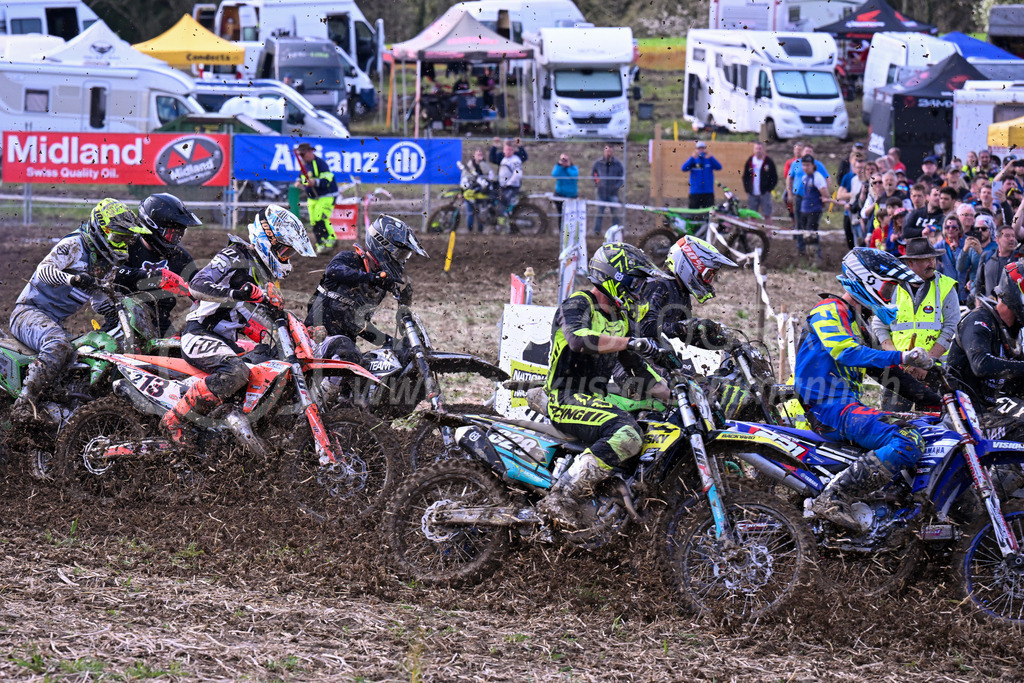 Motocross Schlatt bei Winterthur - 29. April 2023 | #213 Papillon Stefan aus Opfikon (CH) auf KTM 125 SX und #328 Boeckle Marcel aus Meiningen (AT) auf Husqvarna in der Kategorie MX2 am Motocross Schlatt bei Winterthur, 29. April 2023.
Instagram: @mx_schlatt | @mc_wila | @sam_schweiz
Bild: Sportfotografie Markus Aeschimann | www.markus-aeschimann.ch - Realisiert mit Pictrs.com