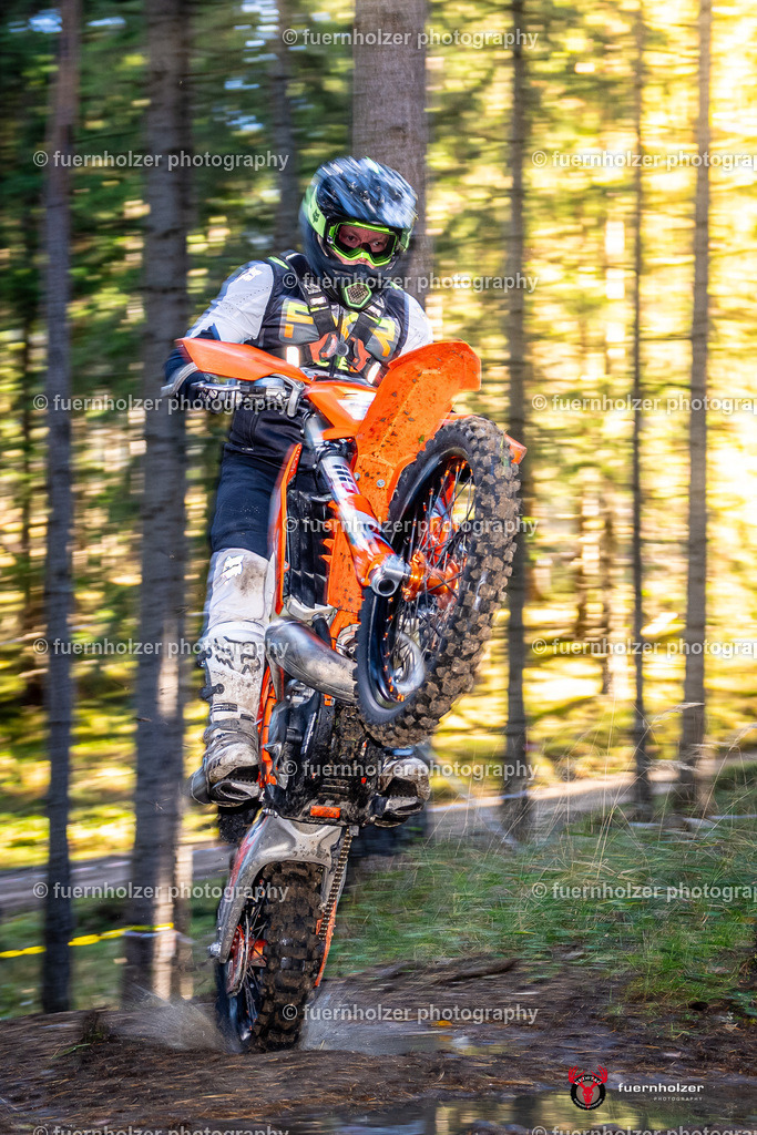 fuernholzer_251026-C1-6-2 | Fotografische Impressionen von der Red Stag Enduro Extreme by fuernholzer-photography.com. Endurosport in Österreich fotografisch festgehalten von fuernholzer. Auftragsfotografie für Private, Gewerbefotos und Industriefotografie. Eventfotografie, Sportfotografie und Motorsportfotografie. Anbieter von Fotoworkshops, Fototraining, fotografischen Vorträgen und Fotoseminaren.