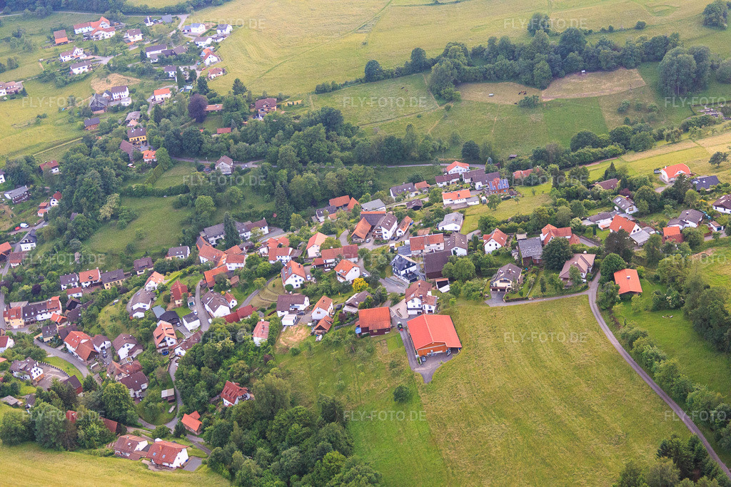 Luftbild: Dorfansicht aus Westen im Ortsteil Brombach in Eberbach im Bundesland Baden-Württemberg in Deutschland. Foto: IMG_089502.jpg vom 10.06.2016 durch Werner Riehm/FLY-FOTO.de
